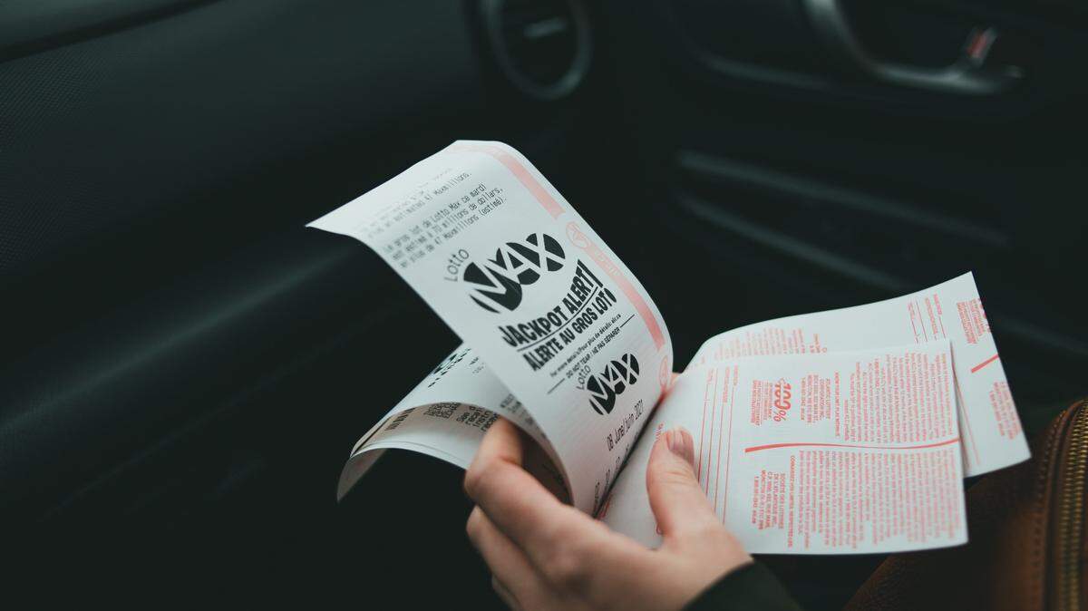The man from New Vienna was so shocked after scanning his winning lottery ticket that he thought he was “having a heart attack.” 