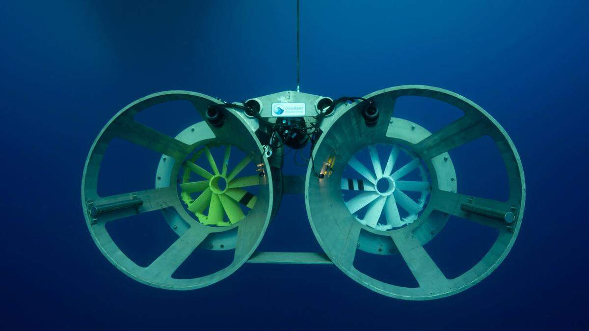 The turbine prototype that generated power for 24 hours was suspended from the research vessel.