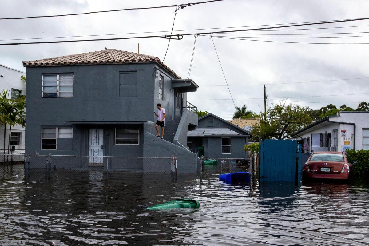 Little Havana is one spot the Herald found that has many flood complaints, even though it’s largely outside of formal FEMA flood zones.
