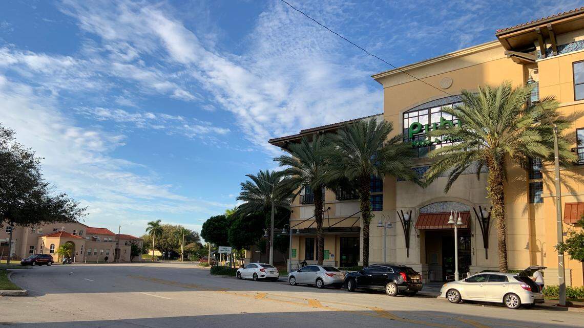 The front of the Publix in Coral Gables at 106 Ponce de Leon. Don’t head there if you need a last minute chocolate bunny Sunday.