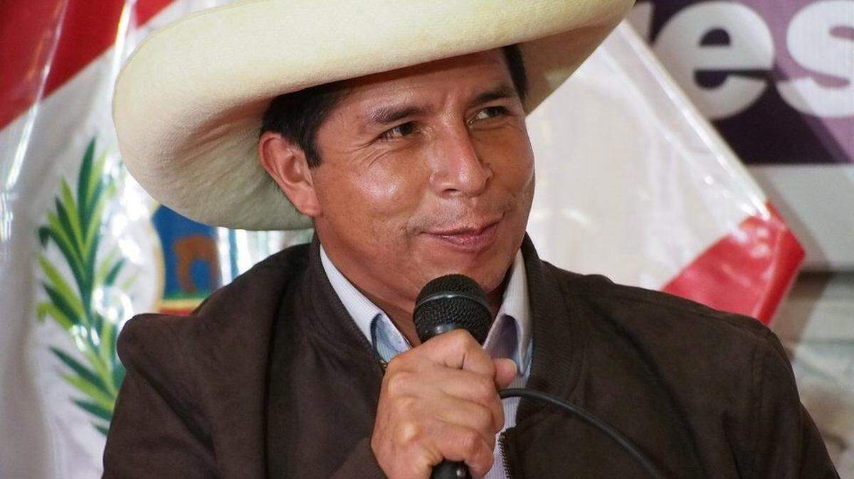 Critics say that new Peruvian president, Pedrp Castillo, is setting the stage to subvert the constitution