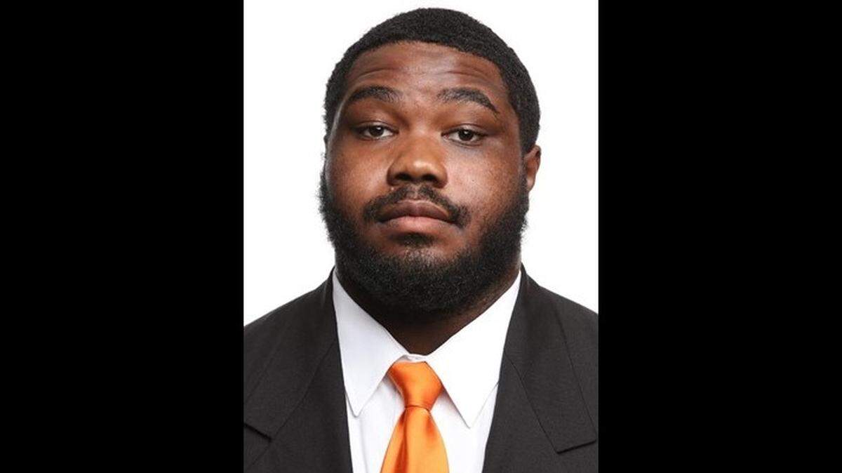 New UM offensive lineman Venzell Boulware, a transfer from the University of Tennessee, has become the final member of the University of Miami football recruiting class of 2018 to enroll in school.