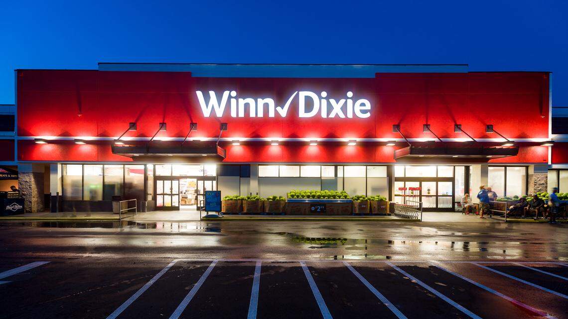 This is what Winn-Dixie parking lots will look like on Thanksgiving Day.