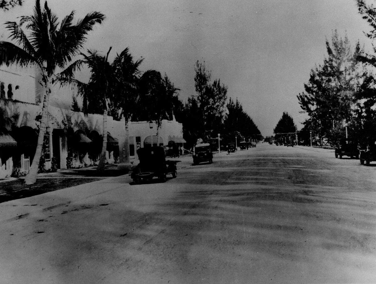 A 1924 view of Lincoln Road Community Theatre.