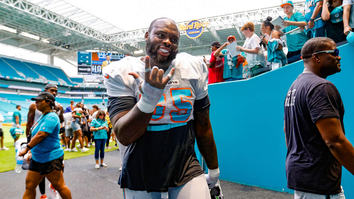 Dolphins re-signing OL Robert Jones, who was set to become restricted free agent