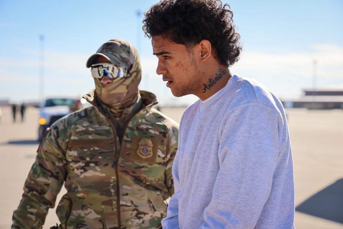 Migrants arriving at the U.S. base in Guantanamo on Tuesday.