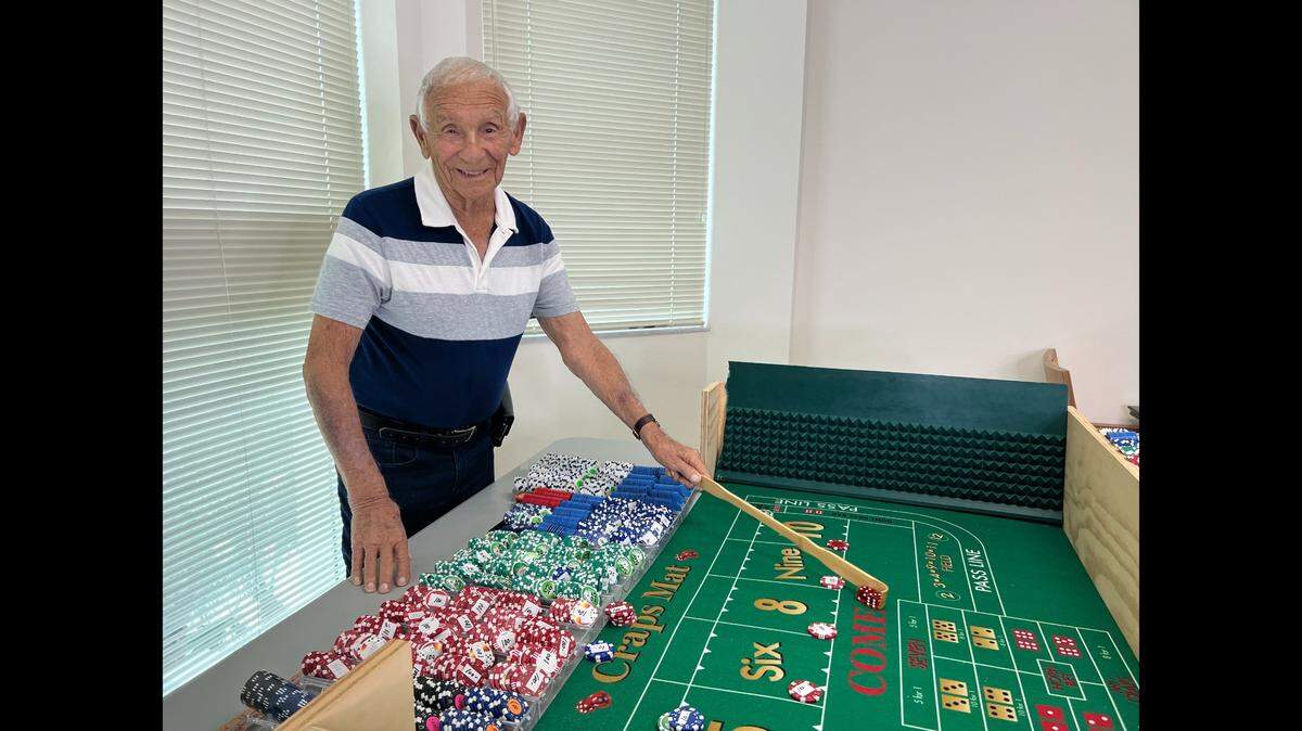 South Florida’s own Golden Bachelor, Frank Kromsky, is looking for love in Aventura.