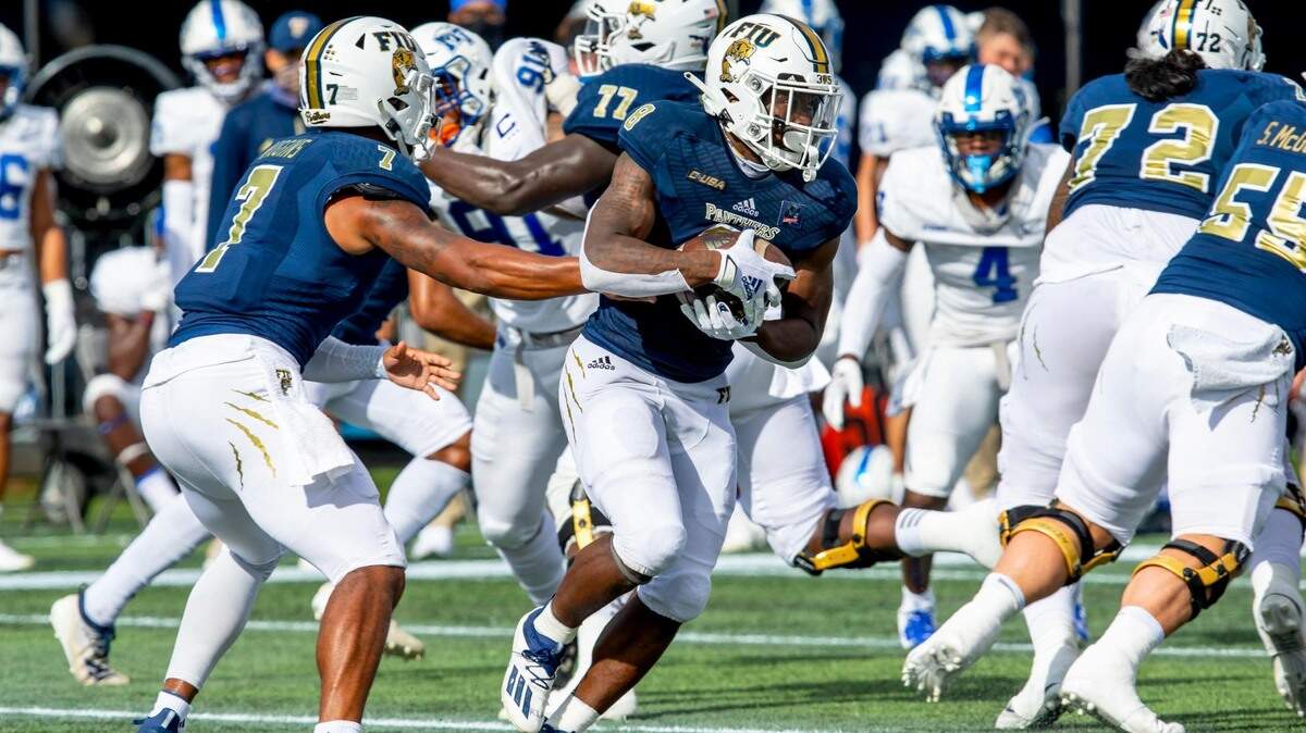 Florida International University running back Lexington Joseph (8) runs the ball during the first half of a football game against Middle Tennessee at Riccardo Silva Stadium in Miami, Florida, on Saturday, October 10, 2020.