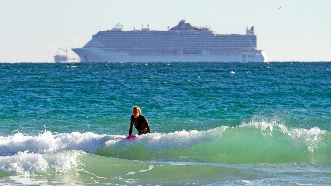 Cruise passengers return to Caribbean as locals still wait to be vaccinated
