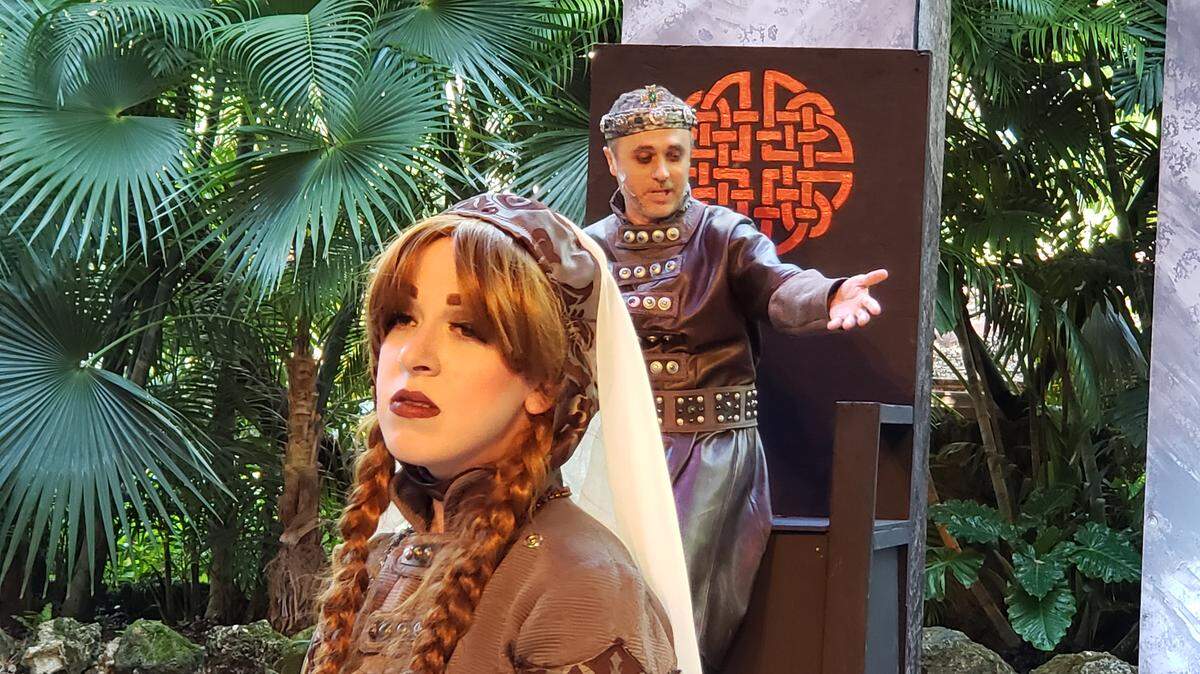 Sara Grant and Seth Trucks in Florida Shakespeare Theater’s ‘Macbeth.’