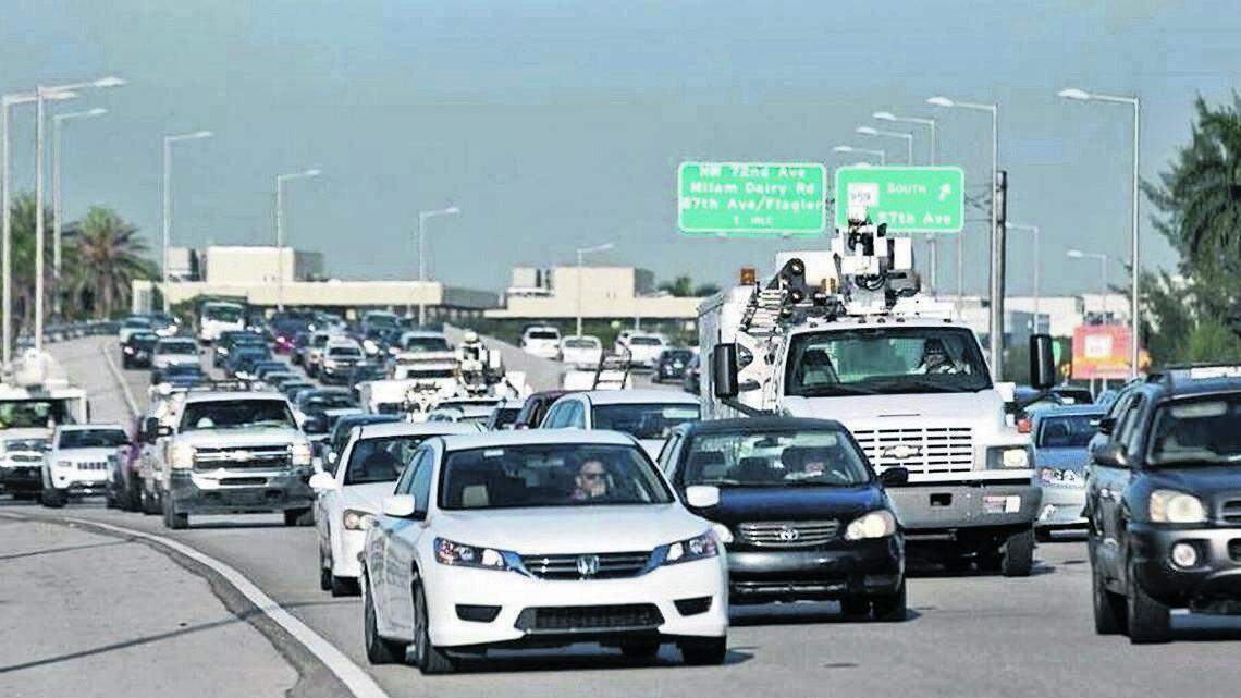 A view of State Road 836, also known as the Dolphin Expressway. It’s one of five toll roads still run by the Miami-Dade Expressway Authority but would switch to the Greater Miami Expressway Agency under a 2019 state law. The law is the target of a new lawsuit by the original toll board.