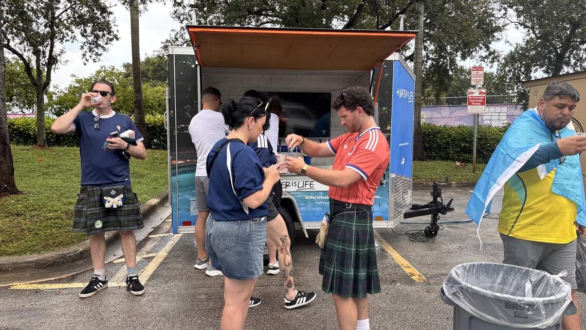 Extreme temps at the World Cup: fans make dozens of calls for heat-related help