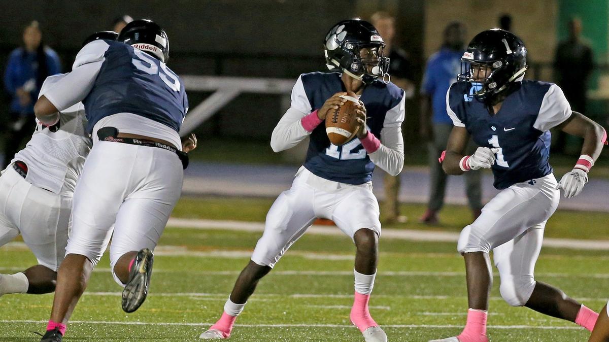 Miami Palmetto HS quarterback Cairiq Rackley  as they play South Dade HS at Tropical Park in Miami-Dade on October 19, 2018.