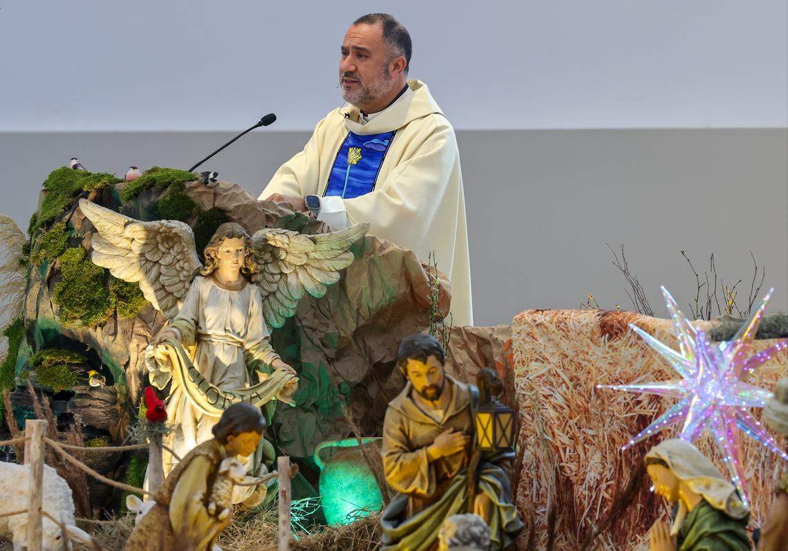  Reverend Israel Mago, gives his sermon calling for just and peaceful transition one day after the United States attacked Venezuela and captured Venezuelan leader Nicolás Maduro and his wife, Cilia Flores, on Sunday, January 4, 2026, in Doral, Florida. 