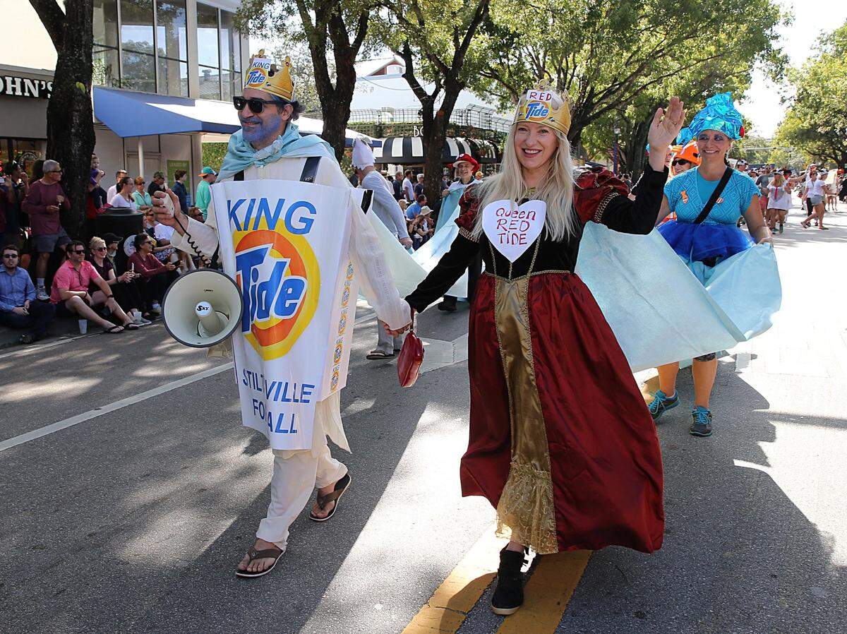 King TIde and Red Tide make an appearance at the Strut.