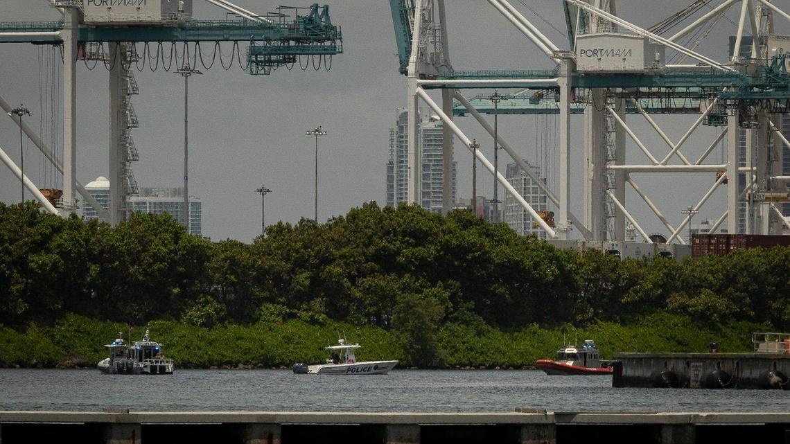 A sunken boat closes PortMiami, leaving 16,000 cruise passengers at sea