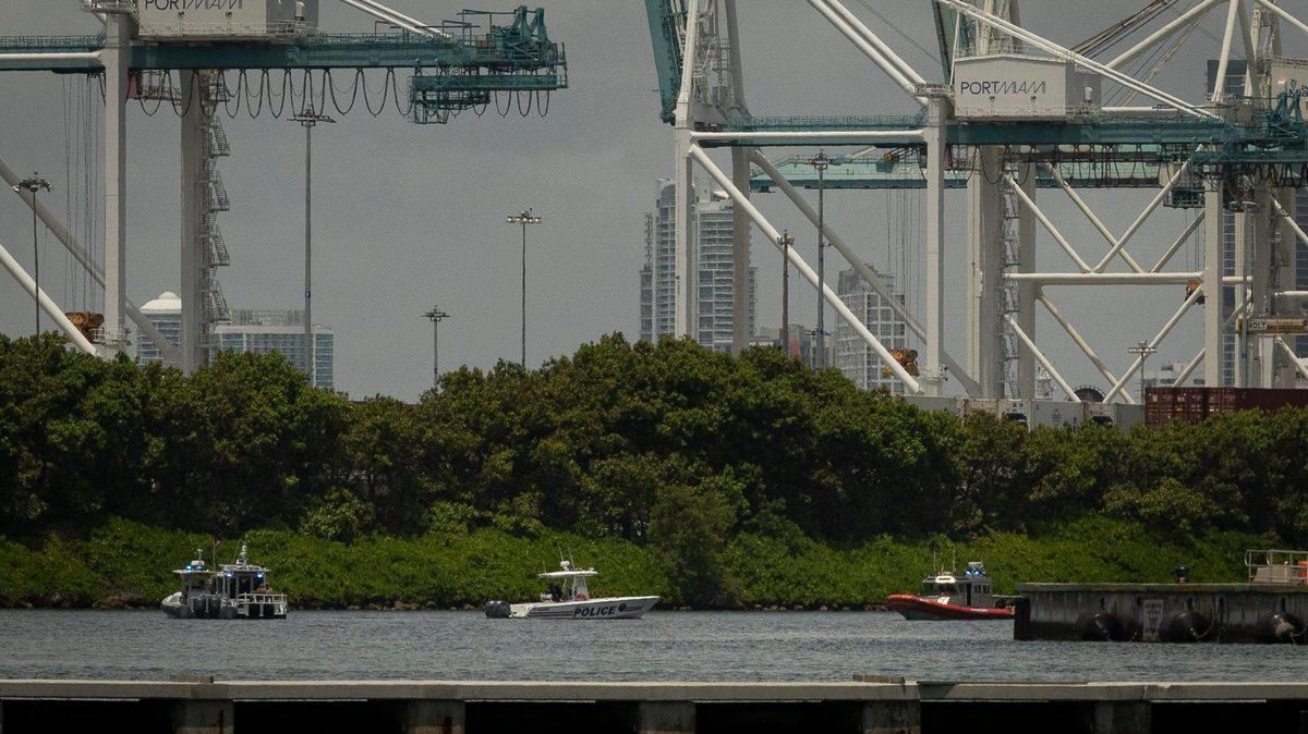 A sunken boat closes PortMiami, leaving 16,000 cruise passengers at sea