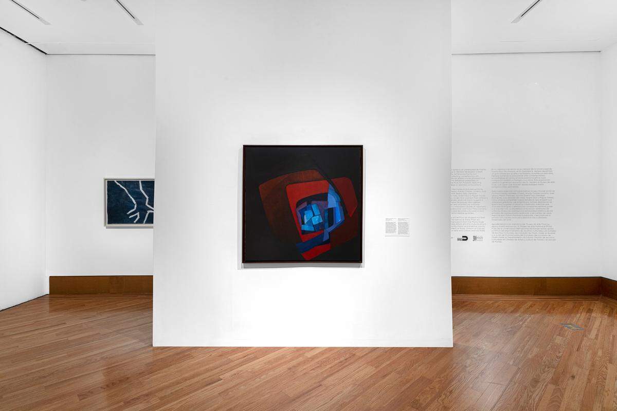 “Vibracion en Rojo y Azul” by Noemí Ruiz.