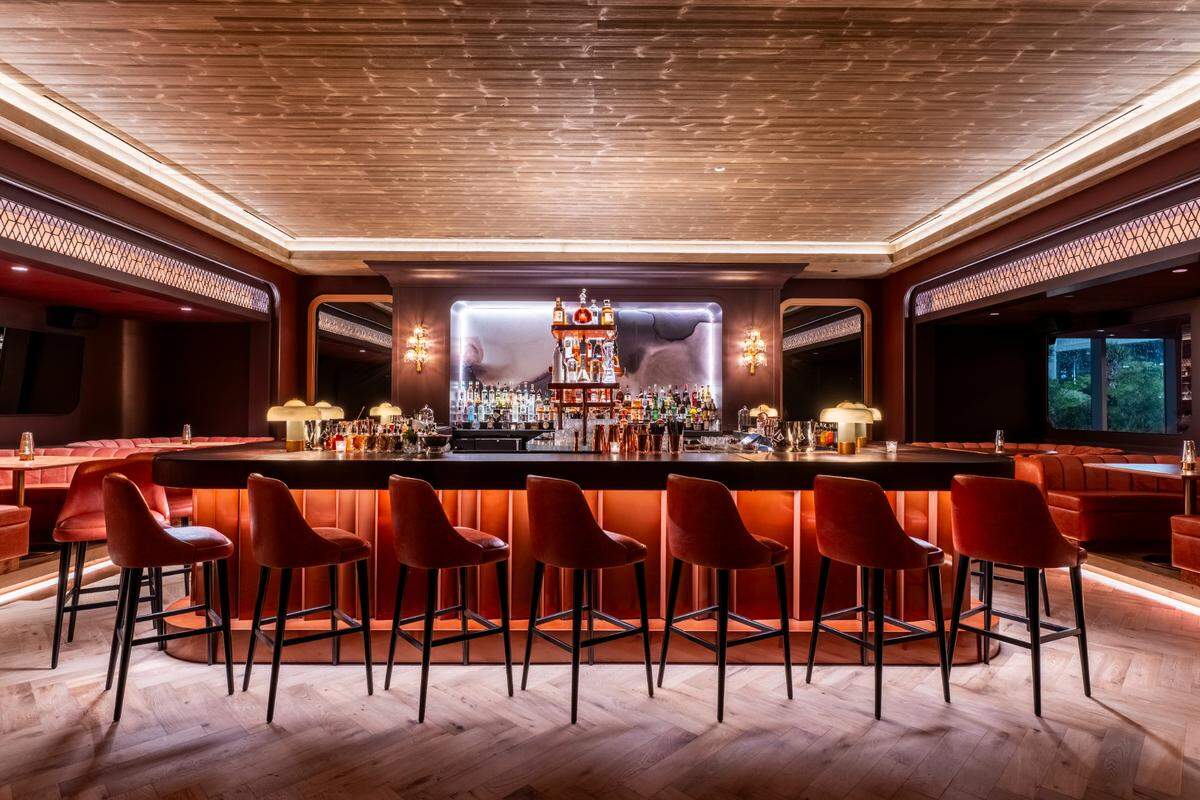 The bar at Maple & Ash in Miami.
