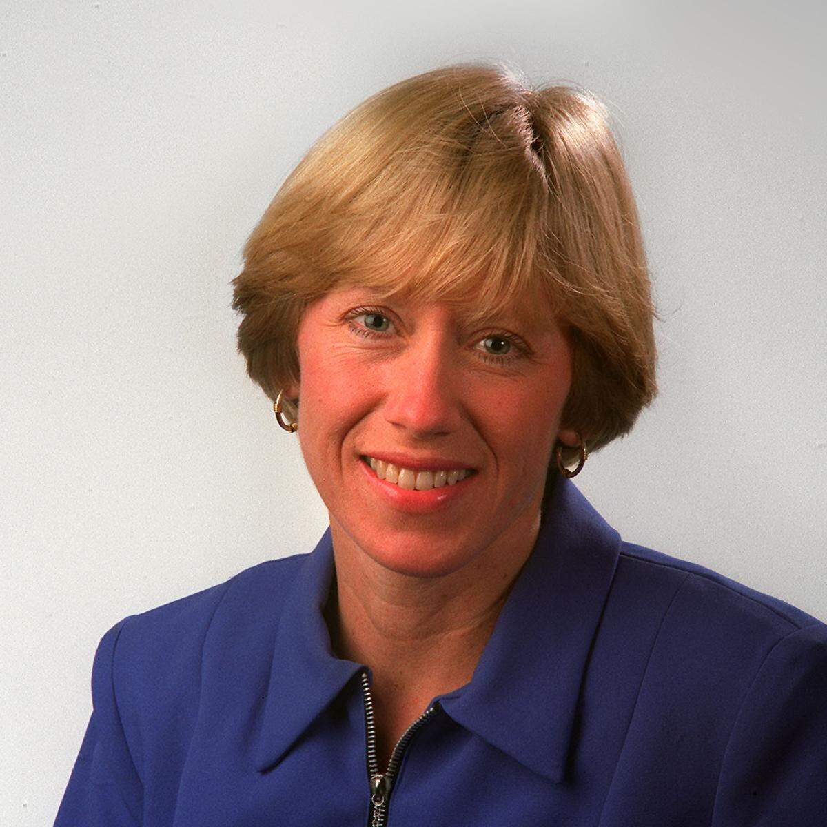 Profile Image of Linda Robertson