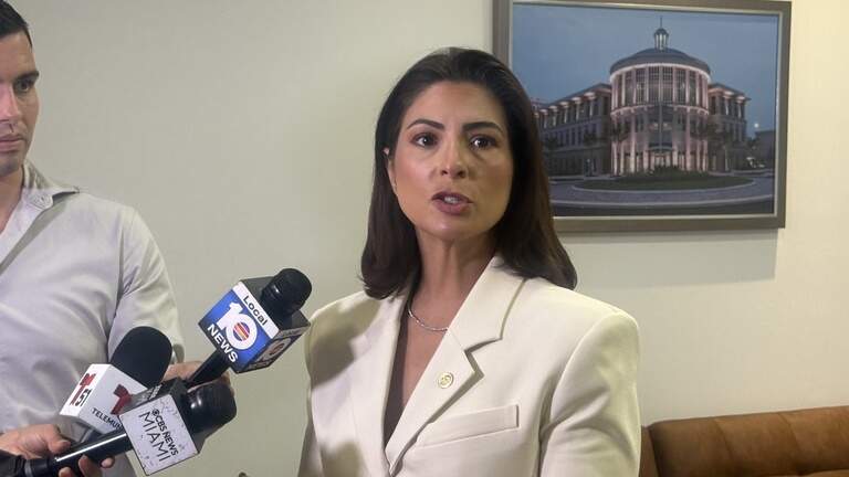 Residentes y activistas de Doral piden poner fin a la colaboración con ICE