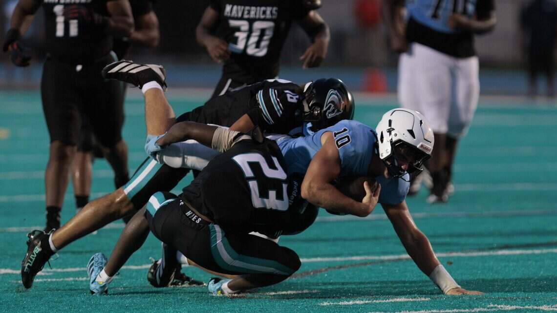 New quarterback, stout defense have Palmetto in state title contention again