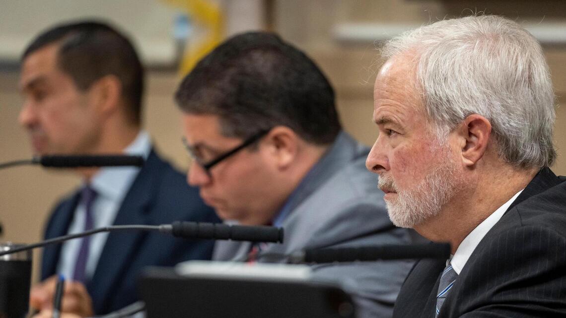 $100K bribe for vote? Prosecutors to look into former Gables commissioner’s claims