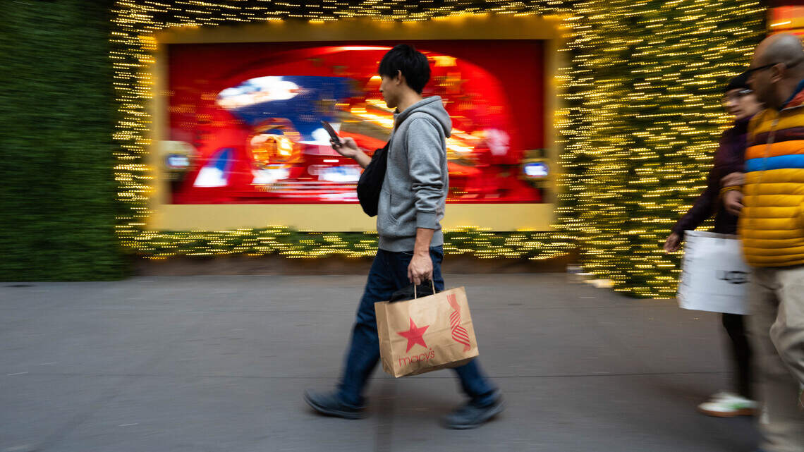 67% of shoppers plan to use AI for gift ideas. Here’s how chatbots are changing the way we shop for gifts