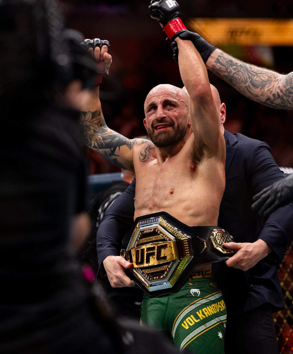 Alexander Volkanovski of Australia celebrates after defeating Diego Lopes of Brazil in their featherweight title bout during UFC 314 at the Kaseya Center on Saturday, April 12, 2025, in downtown Miami, Fla.