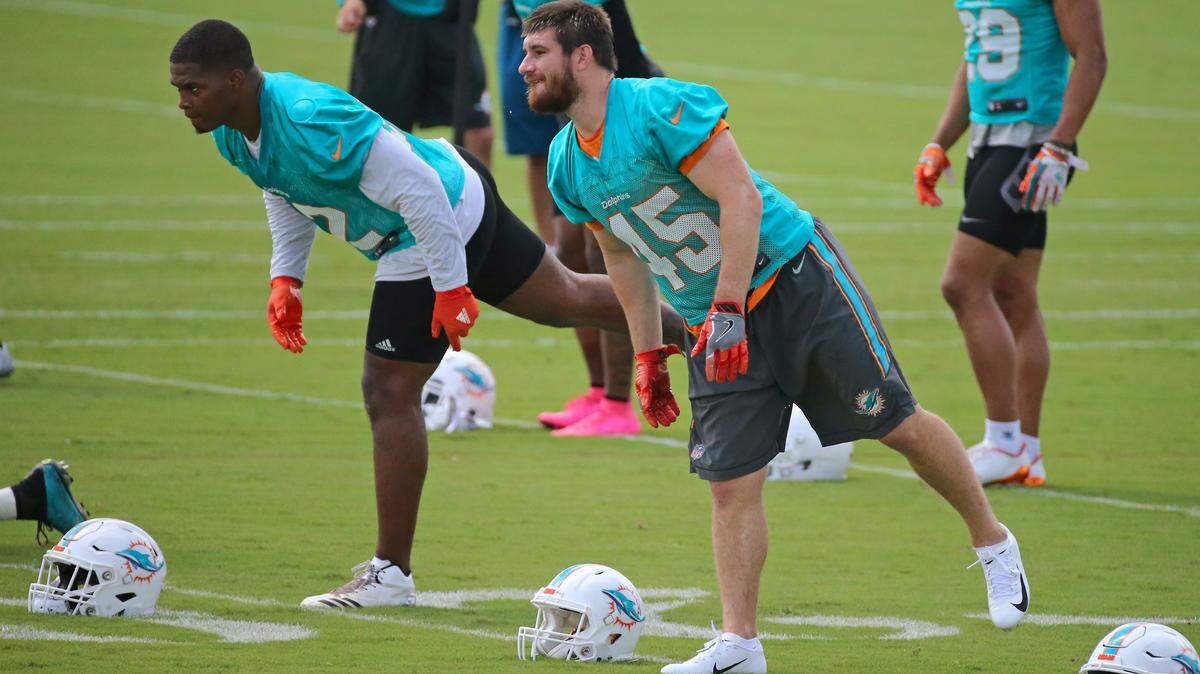 Mike Hull, right, will make his second appearance of the season Sunday after spending the season’s first eight games on injured reserve.