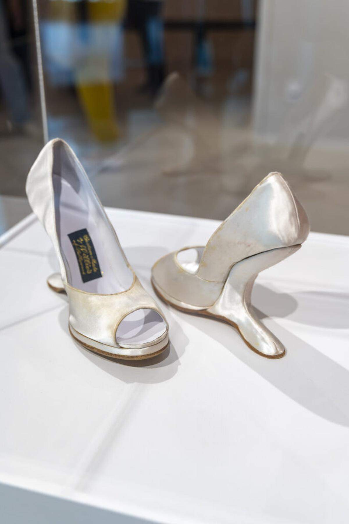 Among the pieces on the show, the exhibition features three iconic dresses, two wigs, and a pair of her iconic custom-made shoes.