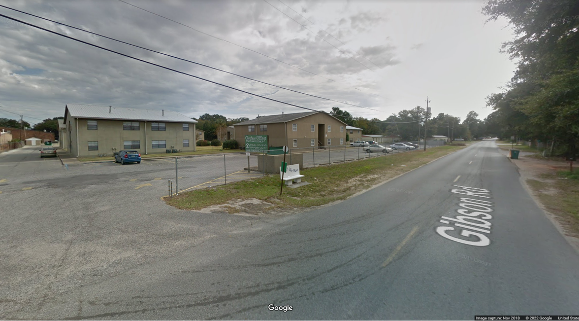 A security guard on patrol found a 3-year-old sleeping on the sidewalk at 1 a.m. Saturday, April 30, according to the Okaloosa County Sheriff’s Office.