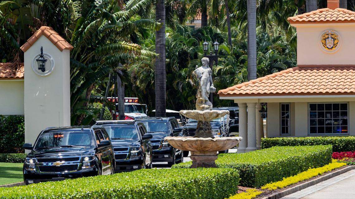 Trump supporters and anti-Trumpers gather outside Miami courtroom. See the scene