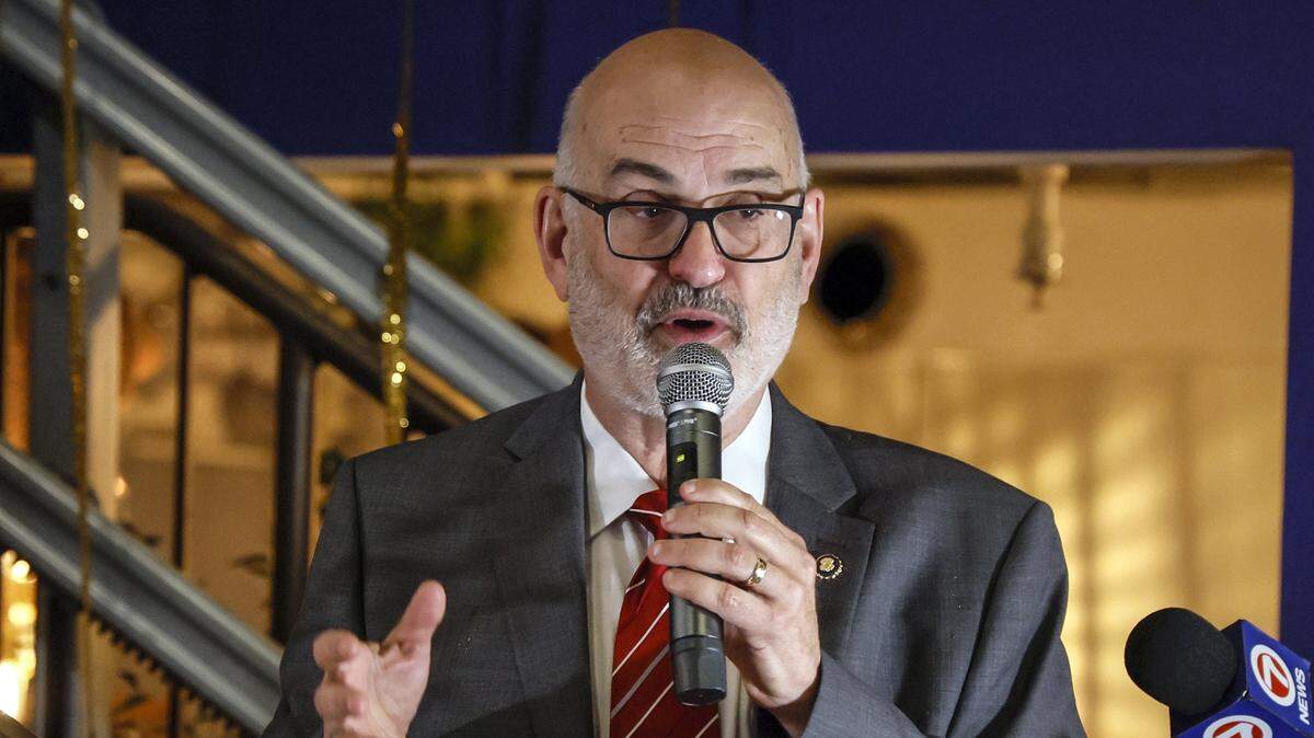 Miami mayoral candidate Emilio González concedes the election to Eileen Higgins while speaking to supporters during an election night watch party at Meraki Greek Bistro in Miami on Tuesday, Dec. 9, 2025.