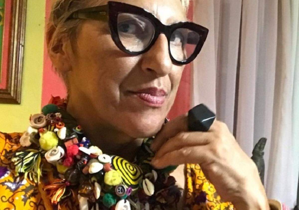 Dominican artist Charo Oquet’s mixed-media sculpture is meant to be a meeting point at The Plaza at Government Center in downtown Miami. 