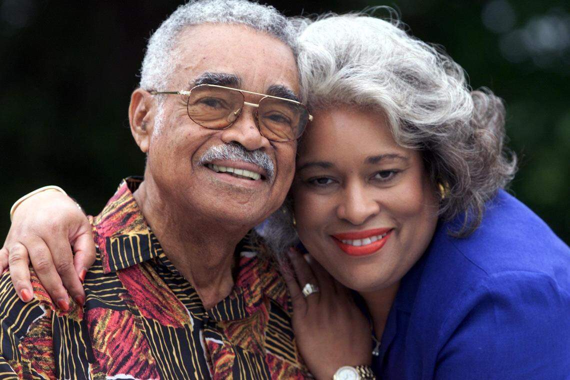 Garth Reeves, then 80, and daughter Rachel Reeves, then 40 and The Miami Times publisher, were photographed in 1999 for a Miami Herald Father’s Day story.
