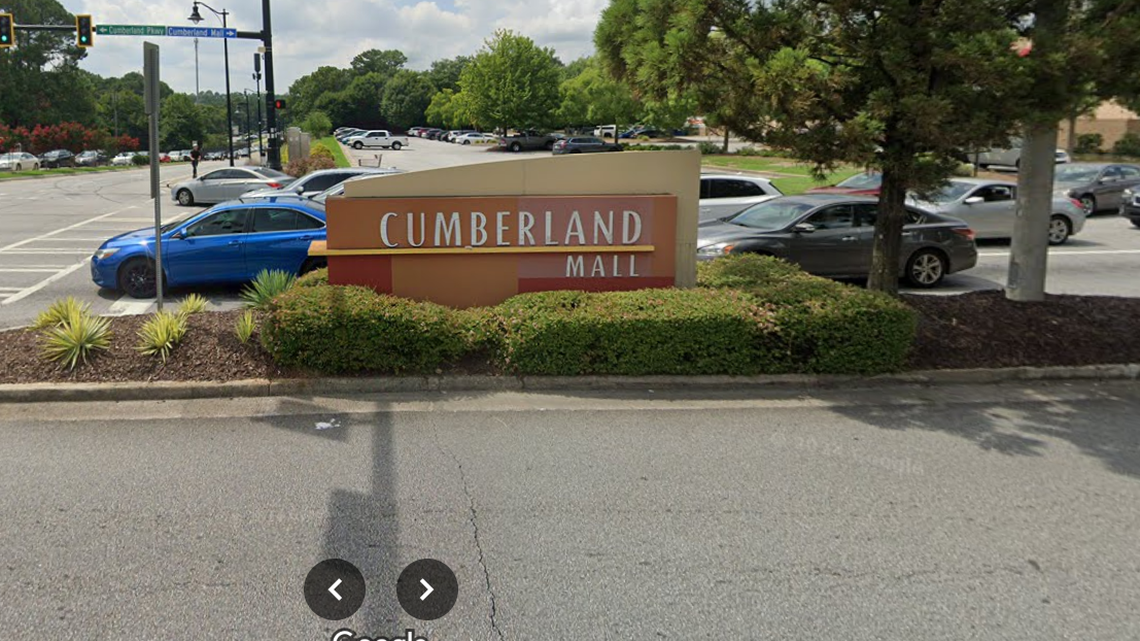 A witness called 911 after spotting two children inside a hot car at Cumberland Mall, Georgia deputies told news outlets.