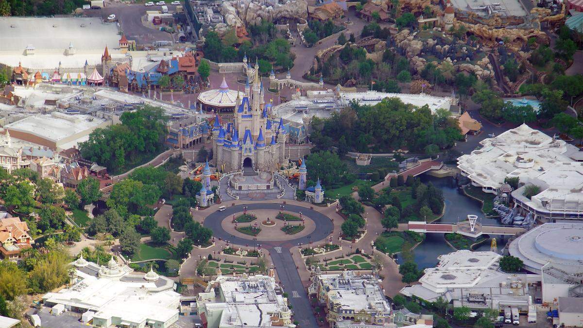 The Walt Disney Company said Tuesday its earnings fell $1.4 billion, a 37 percent drop to $2.4 billion, for the three months ended March 28, from the year-ago period.