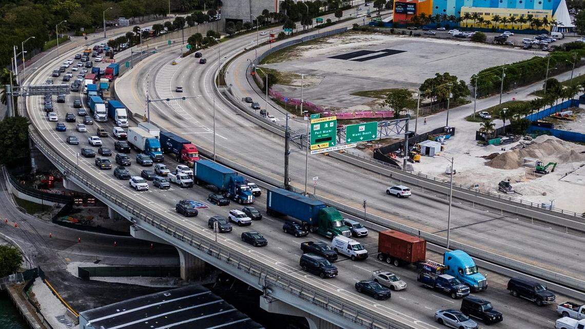 View of traffic on the MacArthur Causeway during the opening day of the 2025 Discover Boating Miami International Boat Show, on Wednesday, Feb. 12, 2025.
