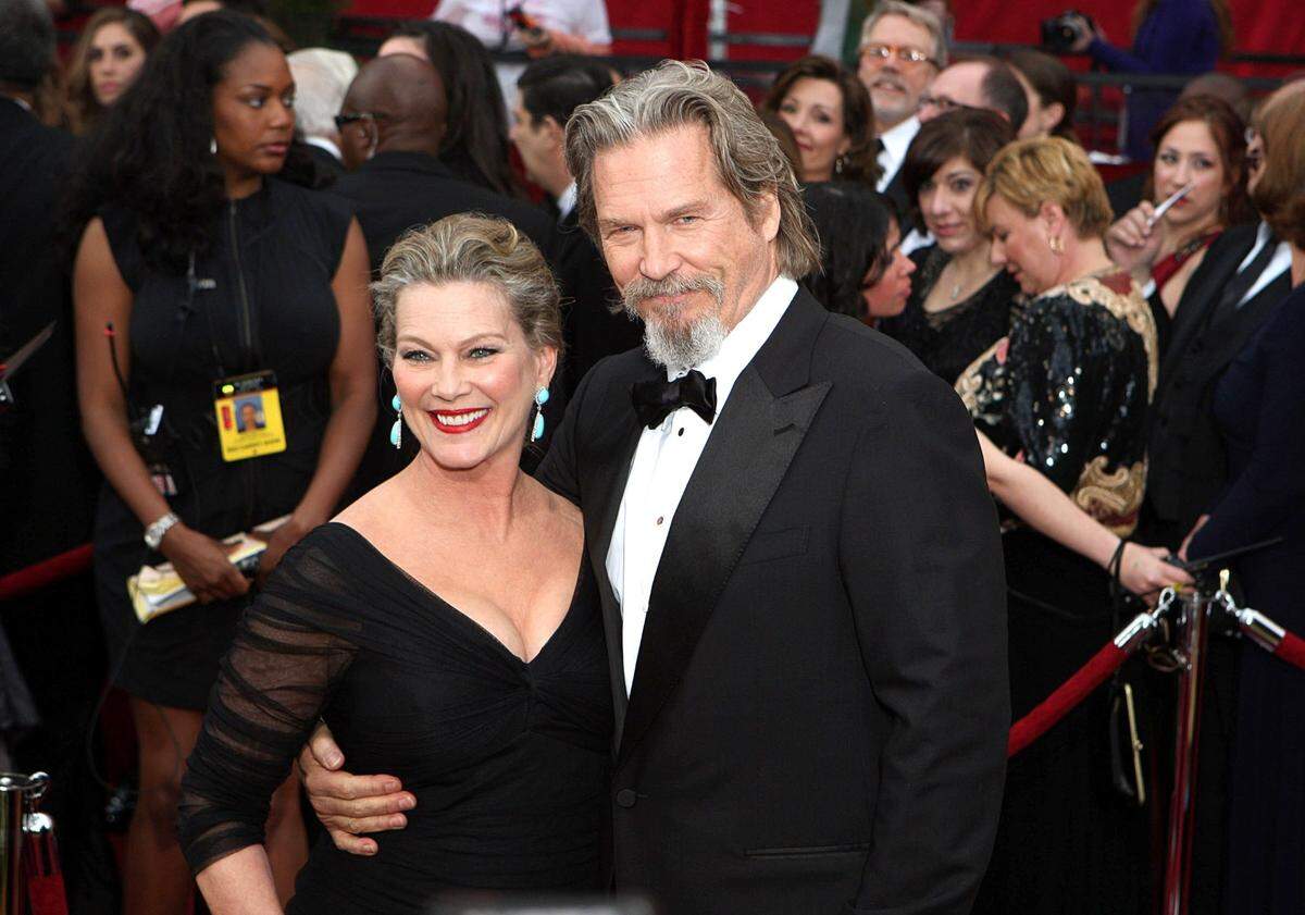 Jeff Bridges, Susan Geston at 82nd Annual Academy Awards Oscars Ceremony - ARRIVALS, The Kodak Theatre, Los Angeles, CA March 7, 2010
