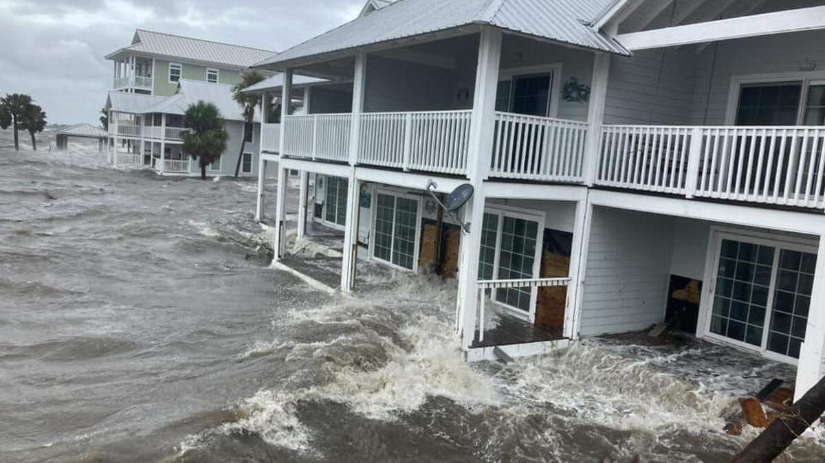 Cedar Key fue golpeado con varios pies de marejada ciclónica el miércoles por la mañana cuando el huracán Idalia, de categoría 3, tocó tierra justo al norte.