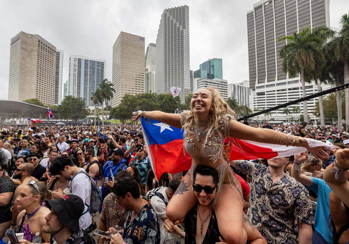 People dance as Frank Walker performs during Ultra Music Festival’s 25th anniversary at Bayfront Park on Saturday, March 29, 2025, in downtown Miami, Fla.