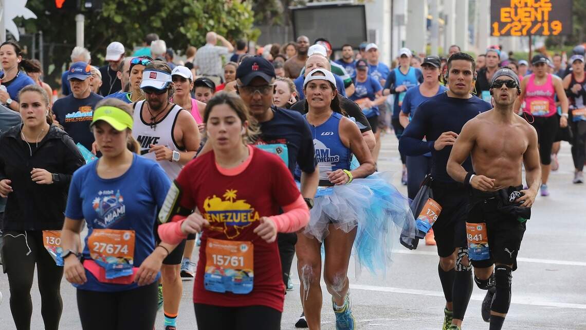 Mexican marathon legends run ‘people’s pace’ at Miami Marathon to ‘share love’ of running