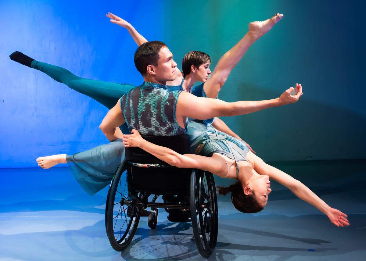 Karen Peterson dancers Jesus Vidal, Sun Young Park and Penelope Huerta.