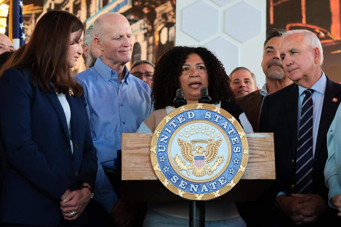 Maria Teresa Morin, coordinator of VENTE USA and ComandoVzla USA, joined by Sen. Ashley Moody, far left, Sen. Rick Scott, left, and Rep. Carlos Gimenez, right, speaks to reporters about U.S. actions in Venezuela during a press conference at Las Vegas Cuban Cuisine on Monday, Jan. 5, 2026, in Doral, Fla.
