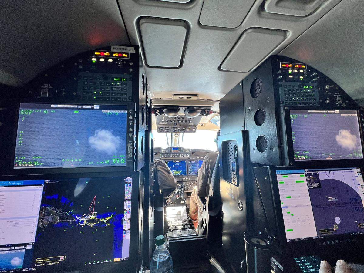 El interior de un avión del Servicio de Aduanas y Protección de Fronteras de Estados Unidos usado para patrullar el Canal de la Mona, el estrecho entre Puerto Rico y La Española.