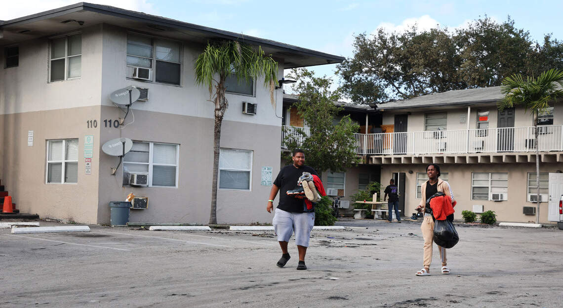 Pompano Beach apartment fire leaves about 50 people homeless | Miami Herald