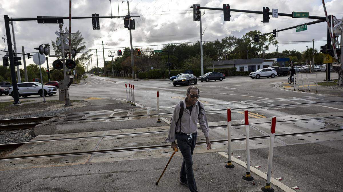 Public meeting tonight: Railroad tunnels would help Black residents safely avoid the tracks
