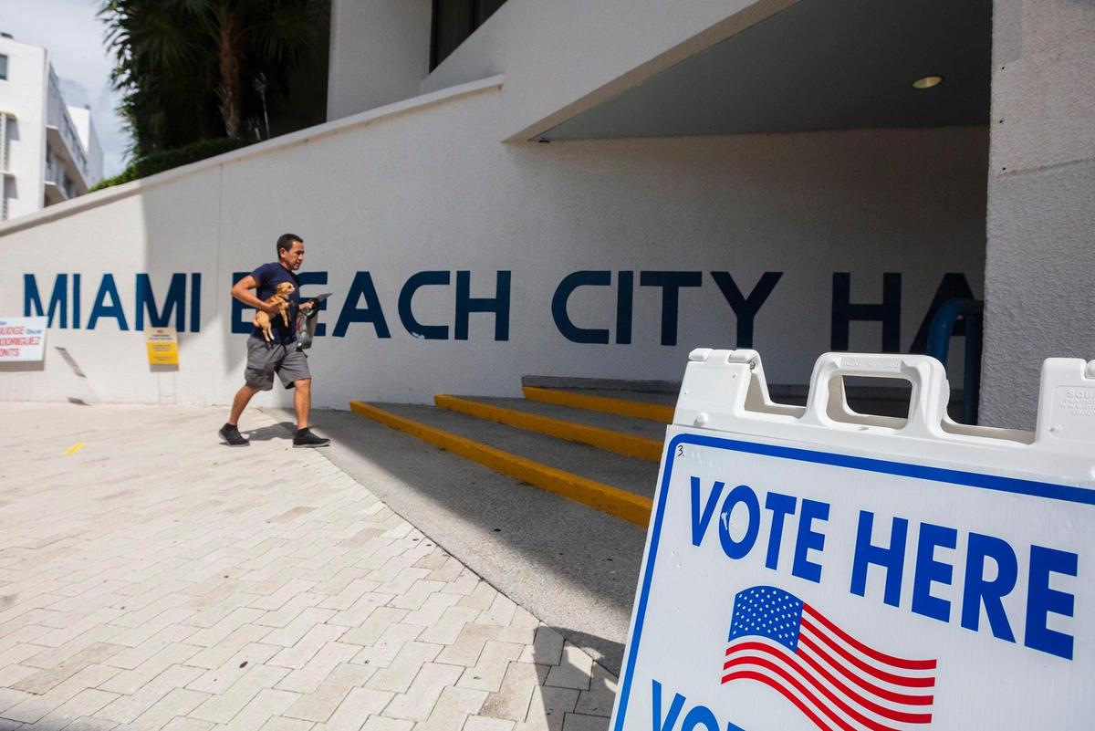 Early Election in Miami-Dade at the Elections Department in Miami Beach City Hall, 1700 Convention Center Dr. on Monday, Aug. 8, 2022.