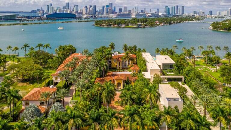 Homes sales of $10 million and up are breaking records in South Florida